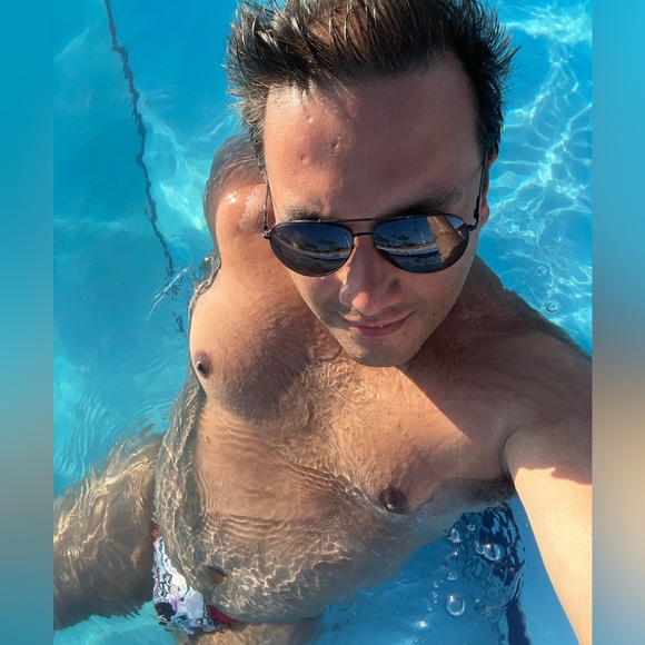 Meet your Posher, Gio - Picture 2 of 5